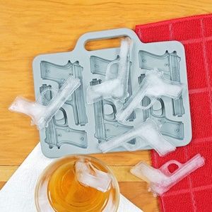 FREE WITH $30 order / NEW - Handgun Ice Cube Mold Tray